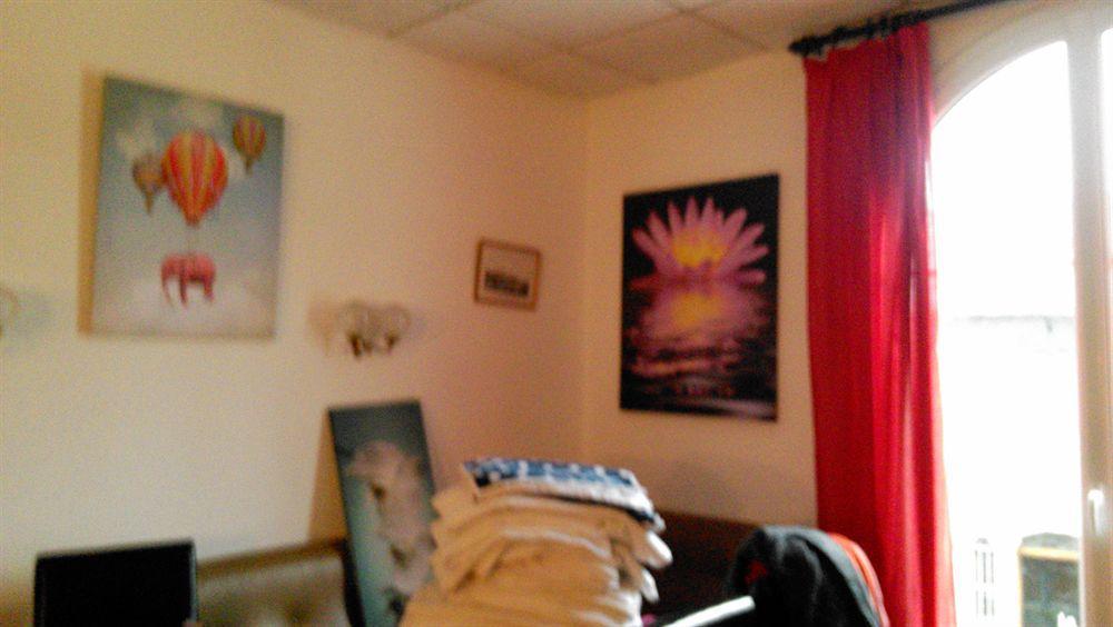 Des Arts Hotel 2*